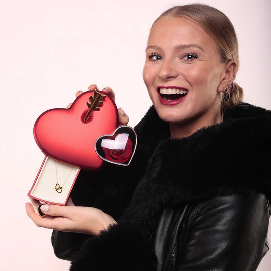 Doosje met eeuwige liefde en gepersonaliseerde ketting